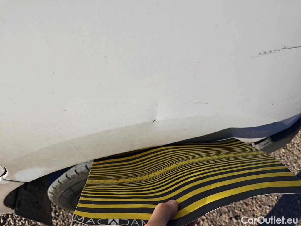  Nissan  NV400 NISSAN  / 2011 / 4P / furgón L2H2 3,5T 2.3dCi 99kW FWD Comfort #64