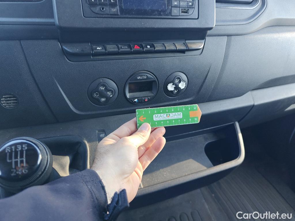  Nissan  NV400 NISSAN  / 2011 / 4P / furgón L2H2 3,5T 2.3dCi 99kW FWD Comfort #75