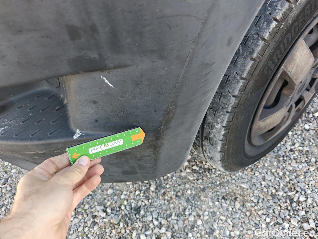  Nissan  NV400 NISSAN  / 2011 / 4P / furgón L2H2 3,5T 2.3dCi 99kW FWD Comfort #69