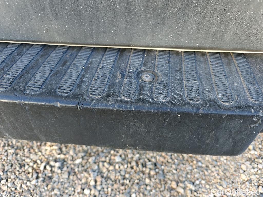  Nissan  NV400 NISSAN  / 2011 / 4P / furgón L2H2 3,5T 2.3dCi 99kW FWD Comfort #88