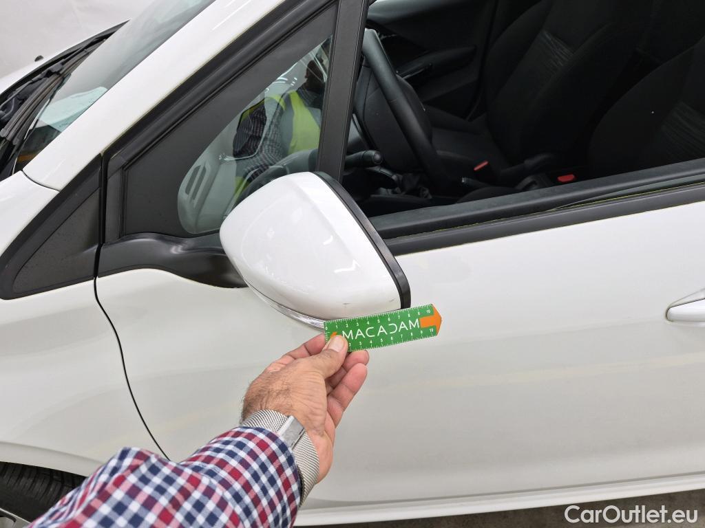  Peugeot  208  Affaire Premium Pack 1.5 HDi 100CV BVM5 E6dT #37