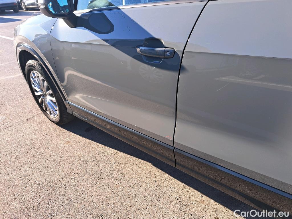  Audi  Q2 AUDI  / 2016 / 5P / todoterreno Design 30 TFSI 85kW (116CV) #20