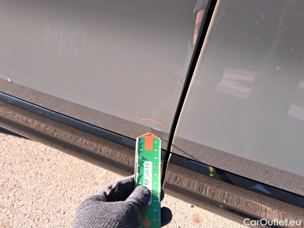  Audi  Q2 AUDI  / 2016 / 5P / todoterreno Design 30 TFSI 85kW (116CV) #21