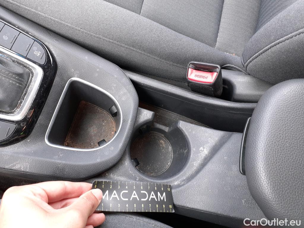  Hyundai   Ioniq HYUNDAI / 2019 / 5P / berlina con portón 1.6 GDI PHEV Klass DCT #37