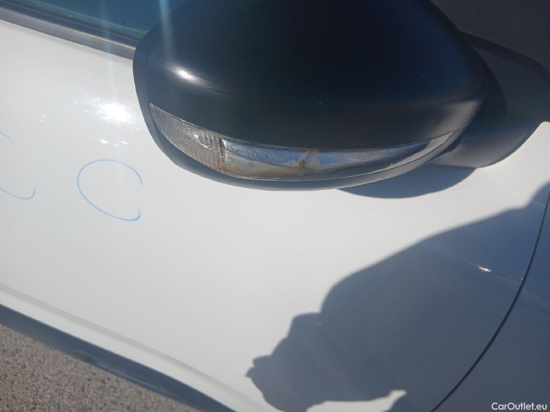  Citroen  C4 Cactus CITROEN  / 2018 / 5P / berlina con portón BlueHDi 73KW (100CV) Live #38