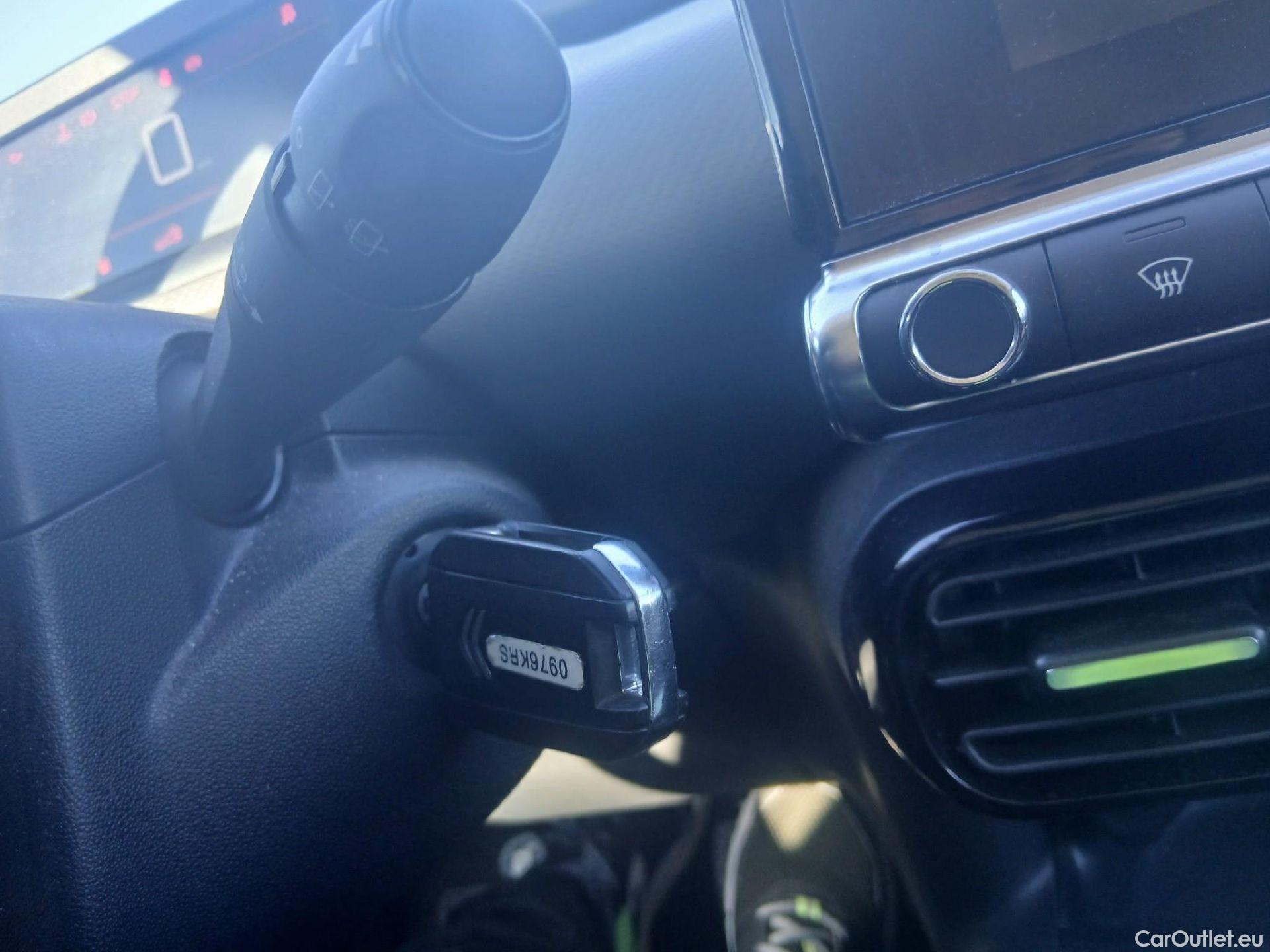  Citroen  C4 Cactus CITROEN  / 2018 / 5P / berlina con portón BlueHDi 73KW (100CV) Live #1