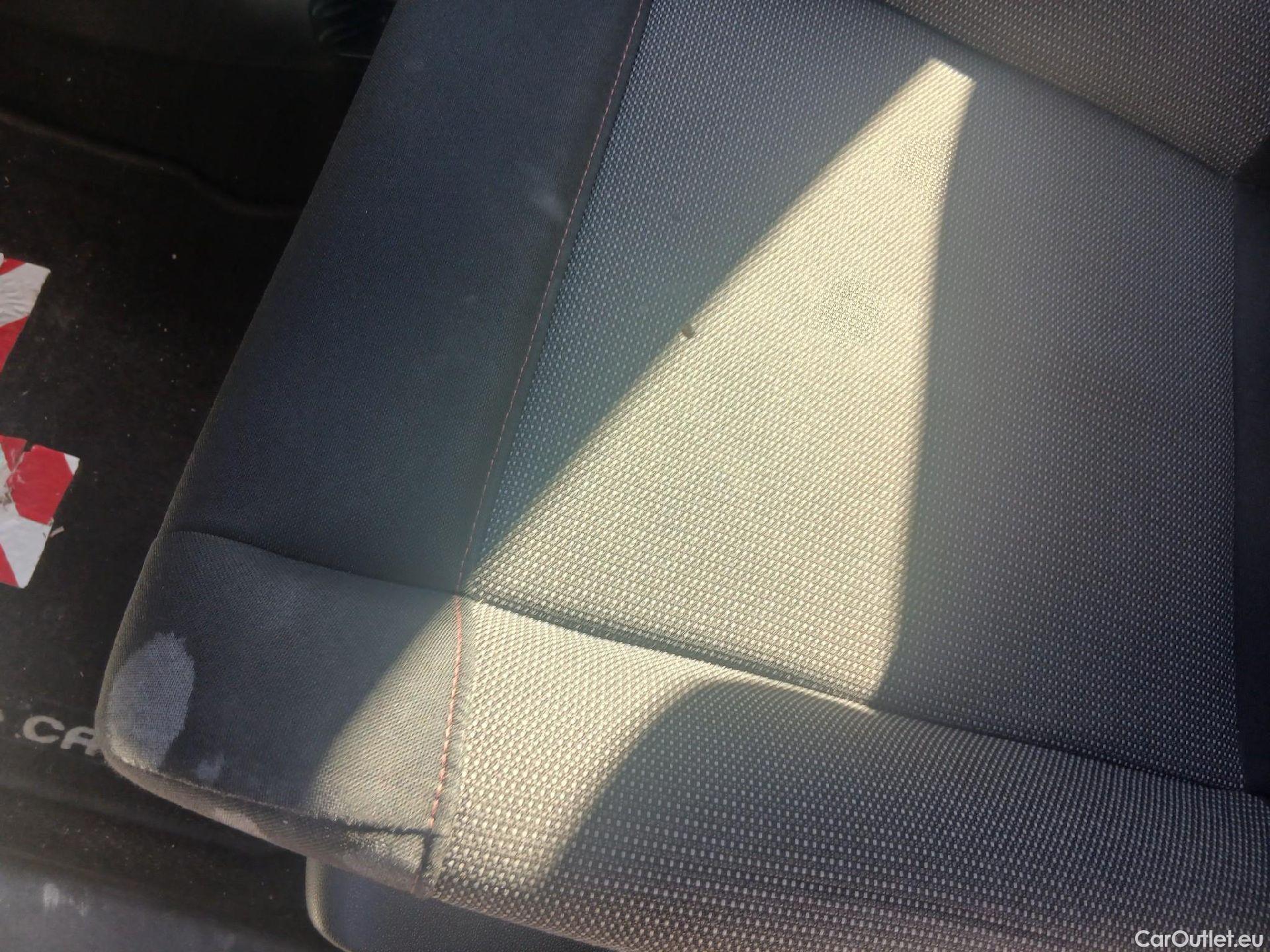  Citroen  C4 Cactus CITROEN  / 2018 / 5P / berlina con portón BlueHDi 73KW (100CV) Live #7