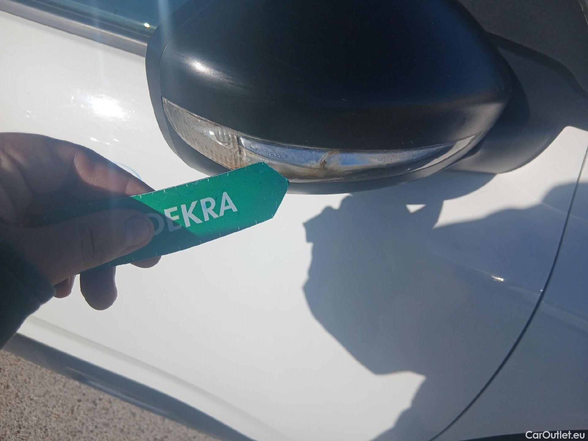  Citroen  C4 Cactus CITROEN  / 2018 / 5P / berlina con portón BlueHDi 73KW (100CV) Live #39