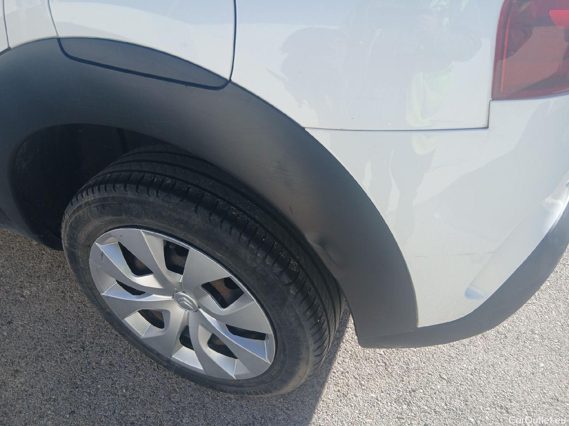  Citroen  C4 Cactus CITROEN  / 2018 / 5P / berlina con portón BlueHDi 73KW (100CV) Live #23