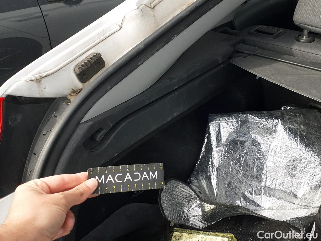  Hyundai   Ioniq HYUNDAI / 2019 / 5P / berlina con portón 1.6 GDI PHEV Klass DCT #9