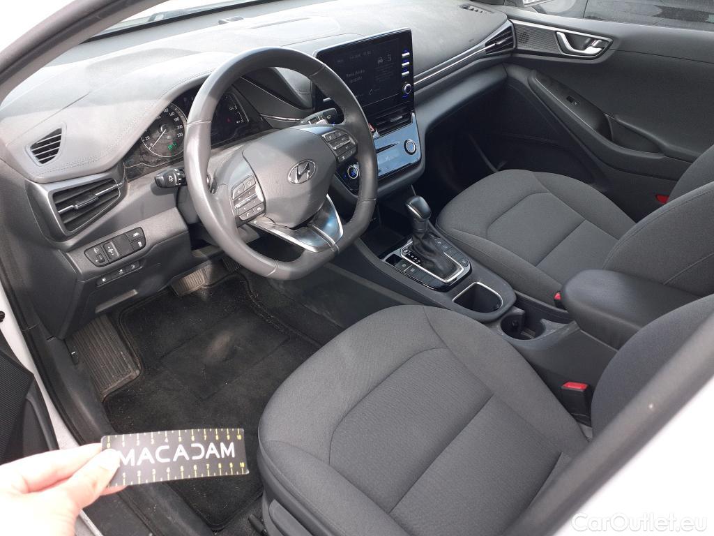  Hyundai   Ioniq HYUNDAI / 2019 / 5P / berlina con portón 1.6 GDI PHEV Klass DCT #35