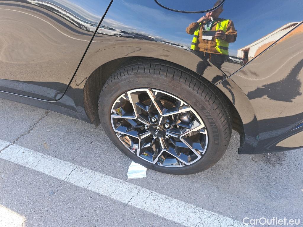  KIA  Cee'd KIA Ceed / 2021 / 5P / berlina con portón 1.0 T-GDi 74kW (100CV) Style Edition #14