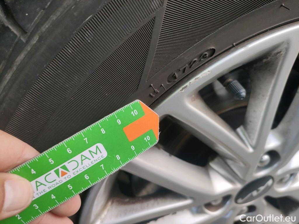  KIA  Rio KIA  / 2020 / 5P / berlina con portón 1.0 T-GDi 74kW (100CV) MHEV iMT Concept #23