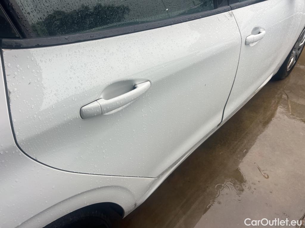  Peugeot  208 PEUGEOT  / 2019 / 5P / berlina con portón BlueHDi 73kW (100CV) Active #19