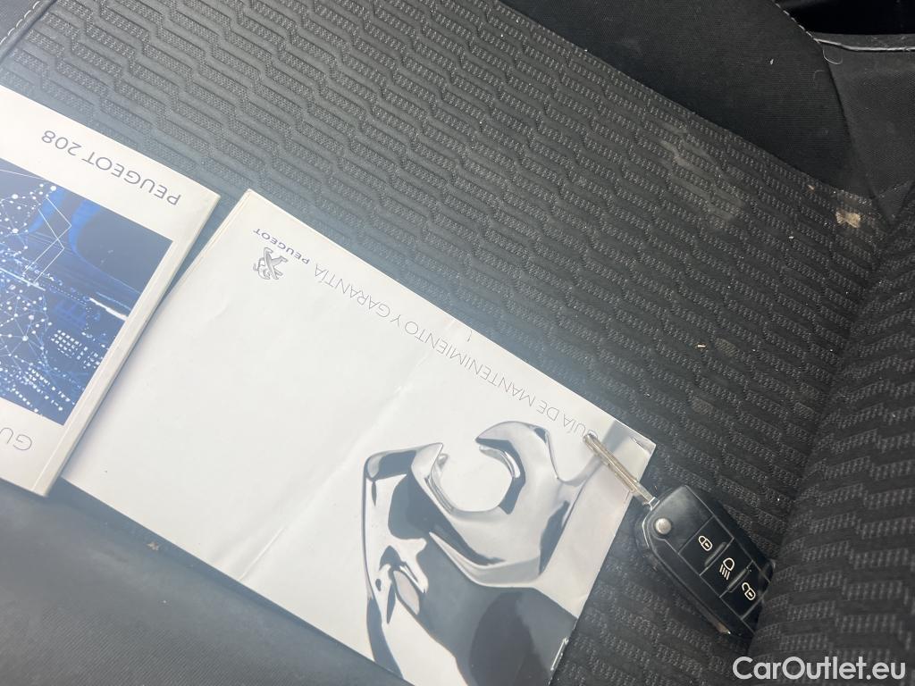  Peugeot  208 PEUGEOT  / 2019 / 5P / berlina con portón BlueHDi 73kW (100CV) Active #2