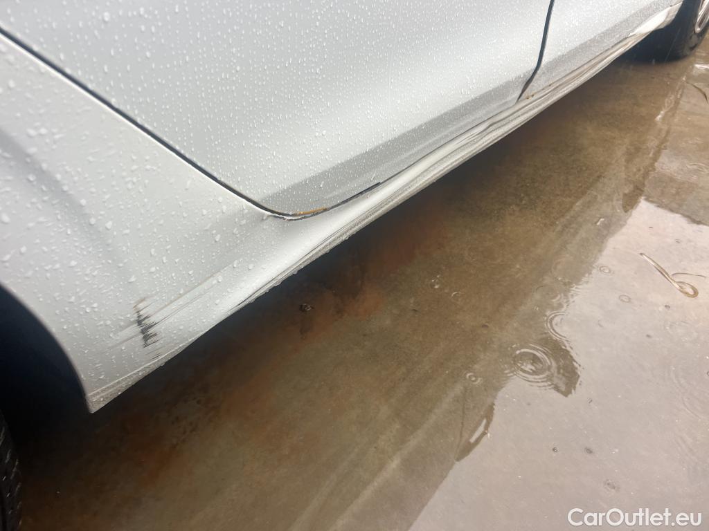  Peugeot  208 PEUGEOT  / 2019 / 5P / berlina con portón BlueHDi 73kW (100CV) Active #6