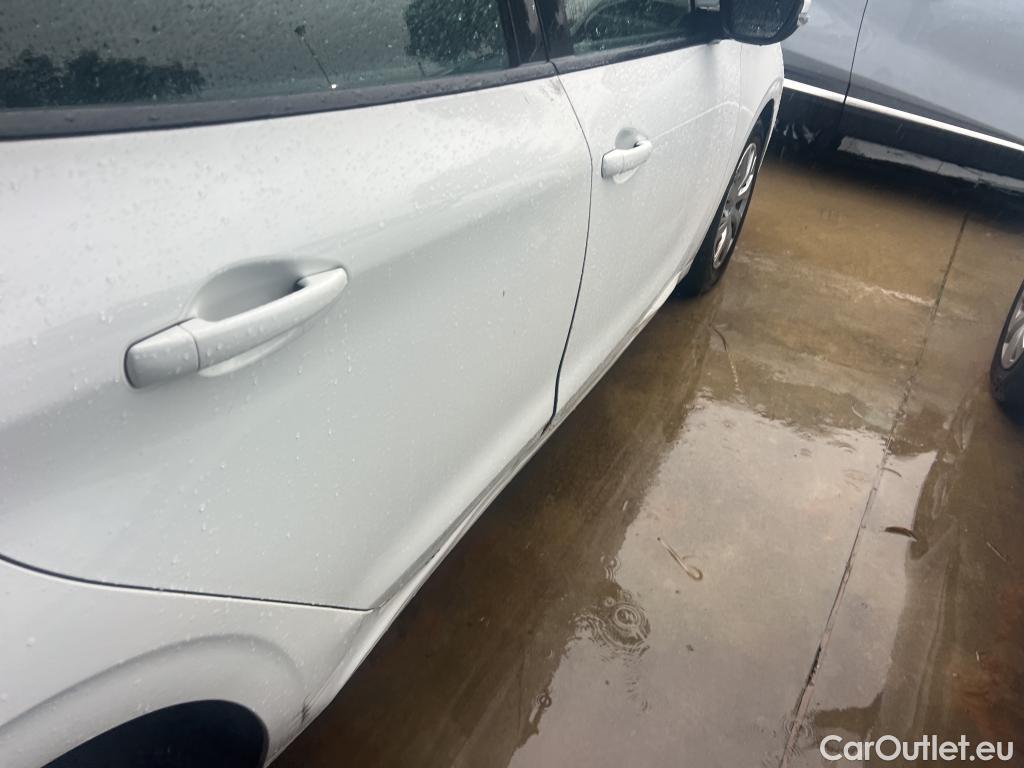  Peugeot  208 PEUGEOT  / 2019 / 5P / berlina con portón BlueHDi 73kW (100CV) Active #18