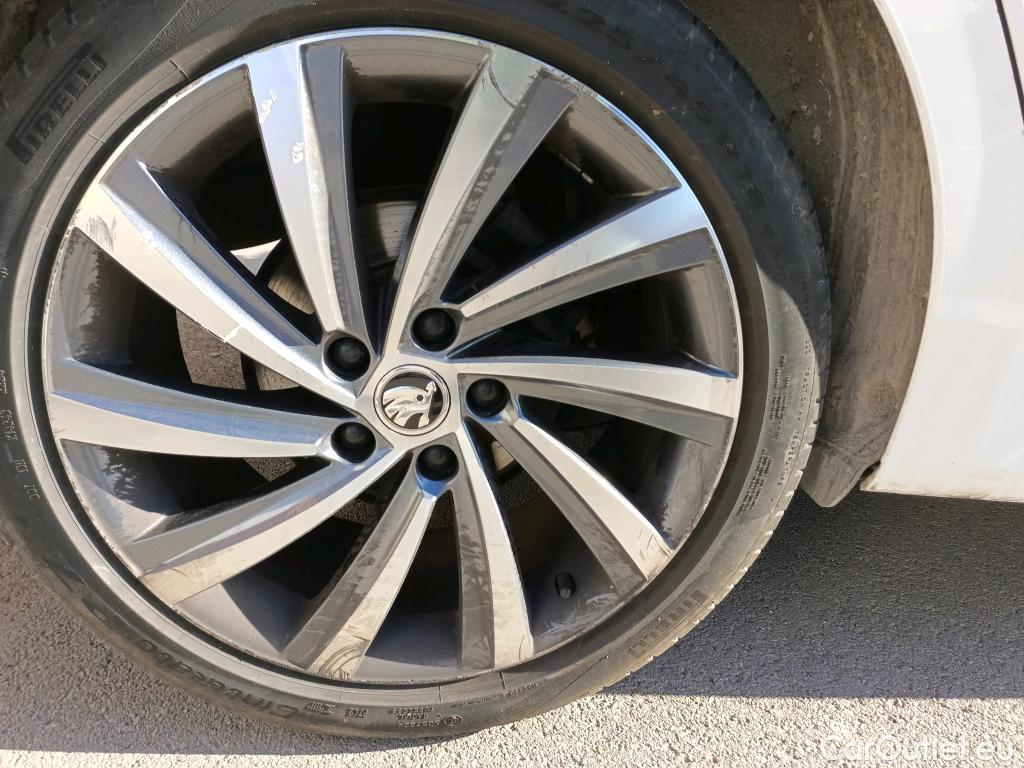  Skoda  Octavia SKODA  / 2020 / 5P / familiar Combi 2.0 TDI 110kW (150CV) DSG Style #2