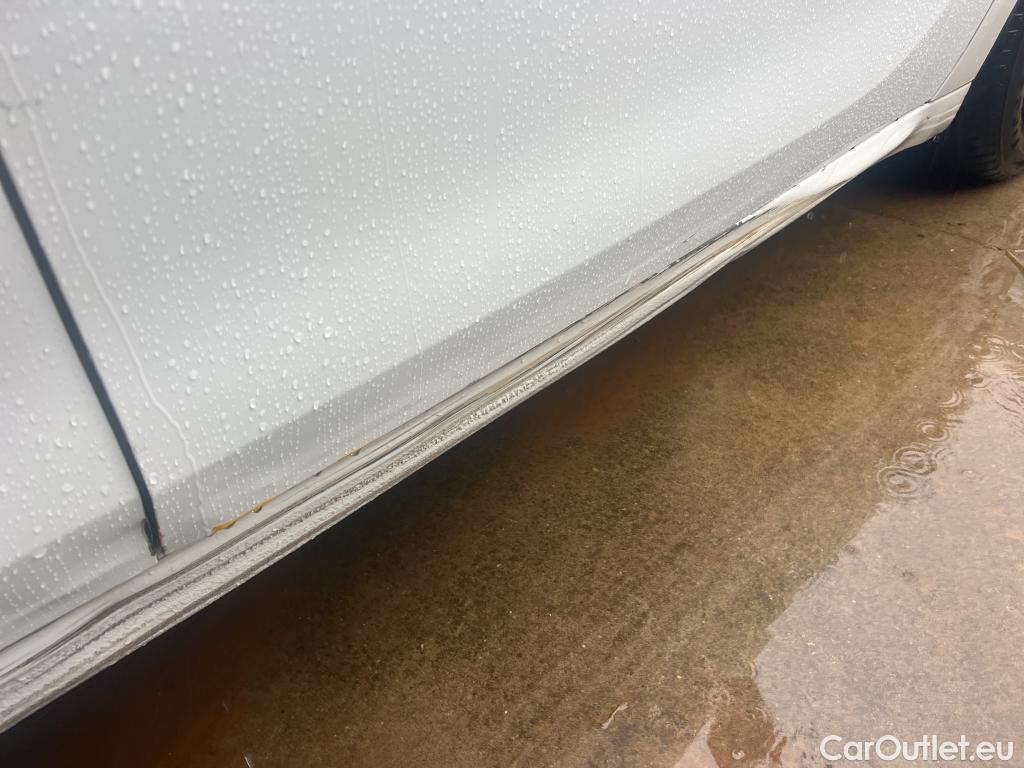  Peugeot  208 PEUGEOT  / 2019 / 5P / berlina con portón BlueHDi 73kW (100CV) Active #13