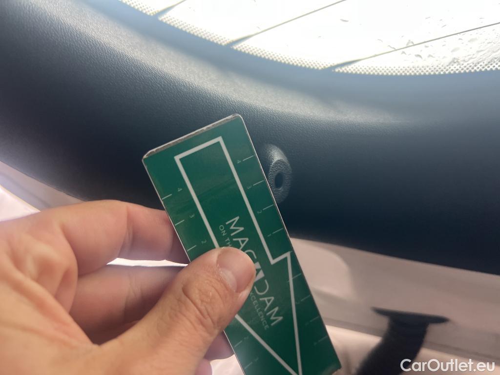  Peugeot  208 PEUGEOT  / 2019 / 5P / berlina con portón BlueHDi 73kW (100CV) Active #24