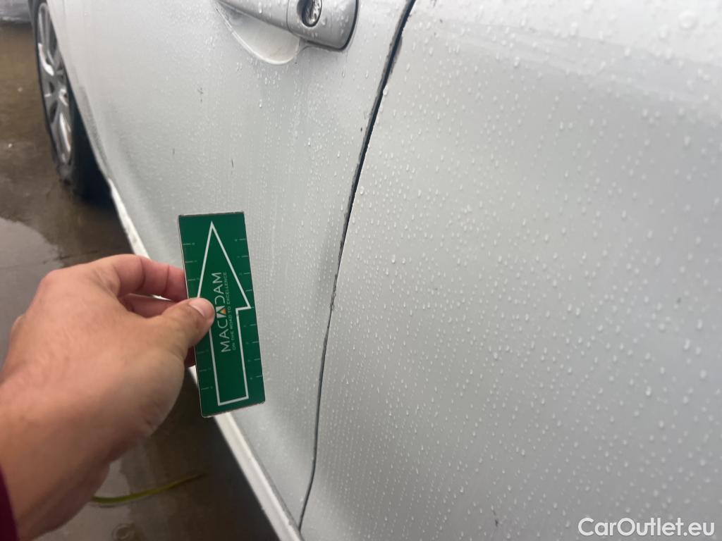  Peugeot  208 PEUGEOT  / 2019 / 5P / berlina con portón BlueHDi 73kW (100CV) Active #15