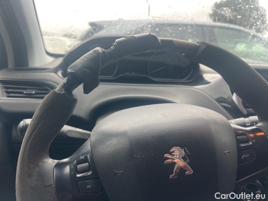  Peugeot  208 PEUGEOT  / 2019 / 5P / berlina con portón BlueHDi 73kW (100CV) Active #8