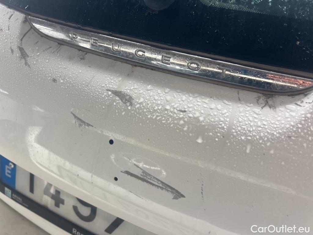  Peugeot  208 PEUGEOT  / 2019 / 5P / berlina con portón BlueHDi 73kW (100CV) Active #38