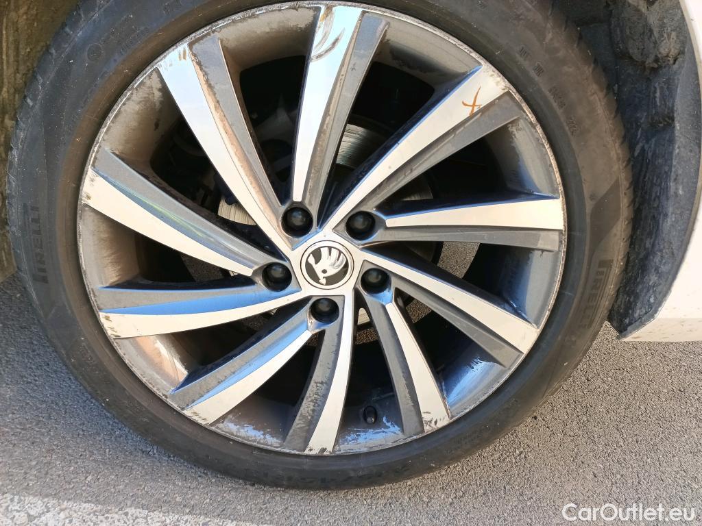  Skoda  Octavia SKODA  / 2020 / 5P / familiar Combi 2.0 TDI 110kW (150CV) DSG Style #8