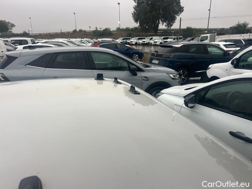  Peugeot  208 PEUGEOT  / 2019 / 5P / berlina con portón BlueHDi 73kW (100CV) Active #3