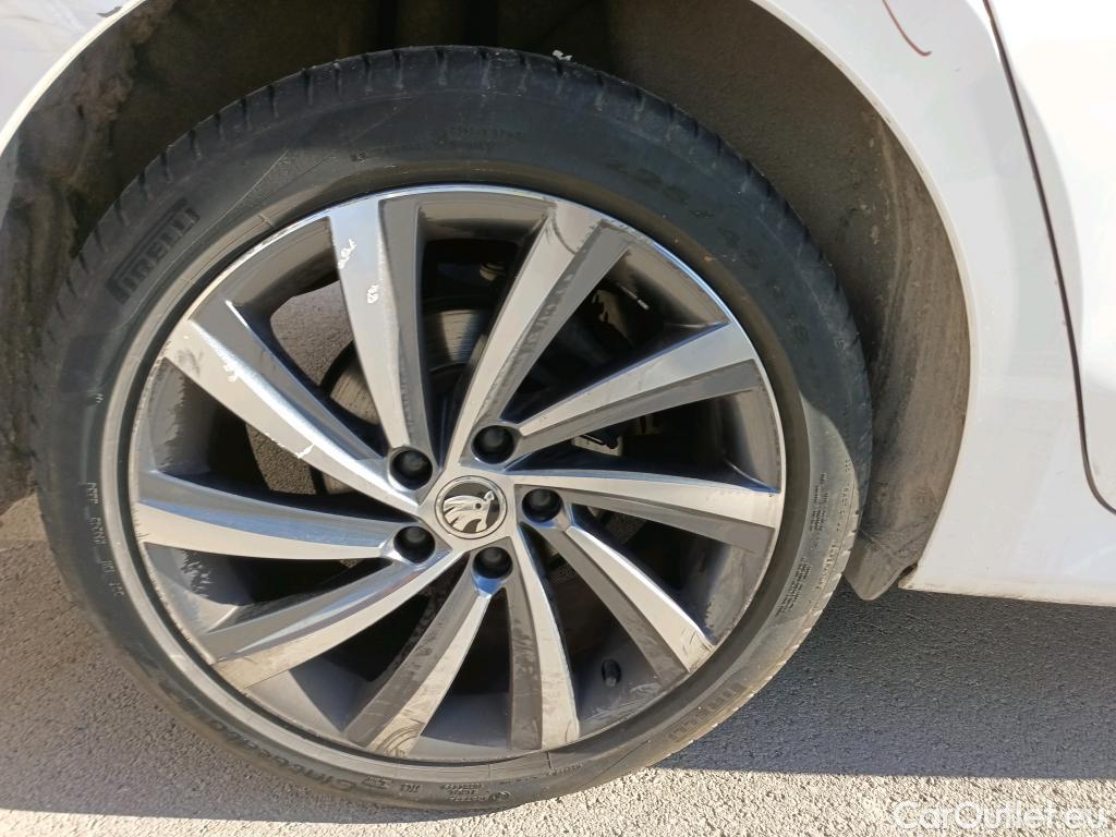  Skoda  Octavia SKODA  / 2020 / 5P / familiar Combi 2.0 TDI 110kW (150CV) DSG Style #1