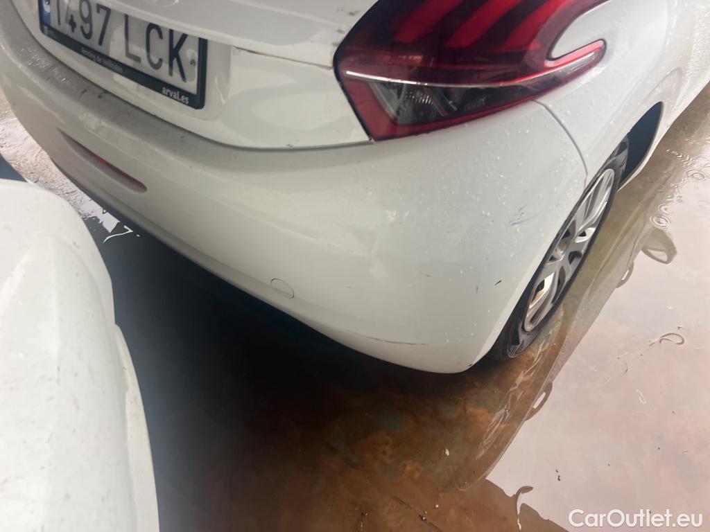  Peugeot  208 PEUGEOT  / 2019 / 5P / berlina con portón BlueHDi 73kW (100CV) Active #30