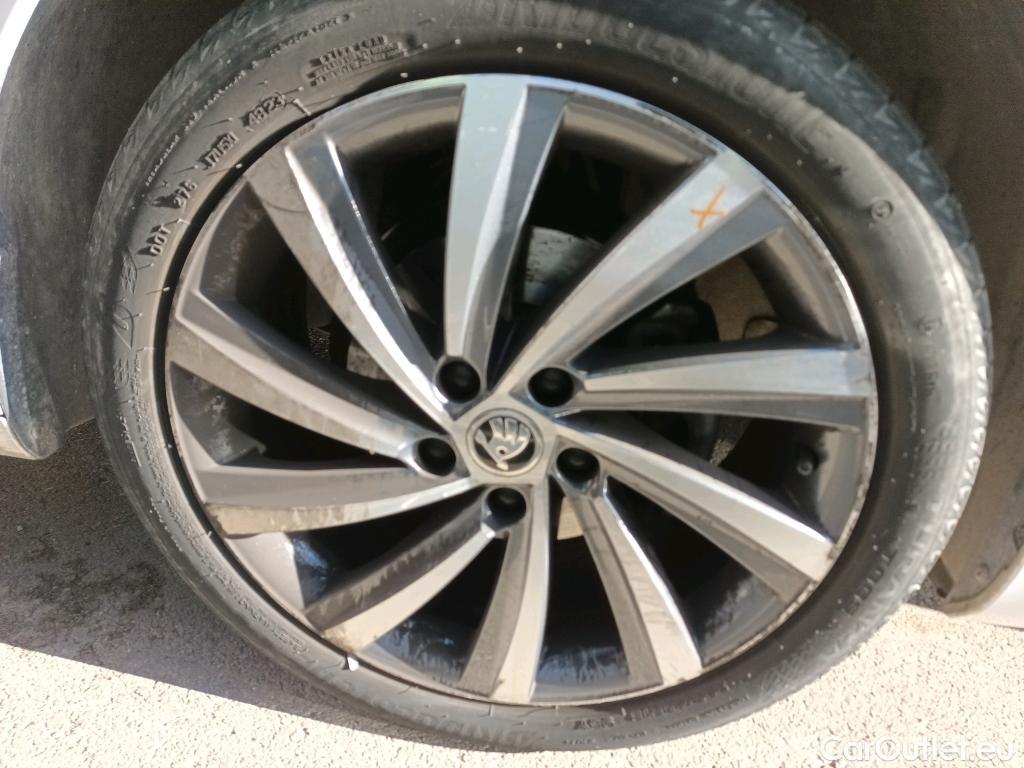  Skoda  Octavia SKODA  / 2020 / 5P / familiar Combi 2.0 TDI 110kW (150CV) DSG Style #3