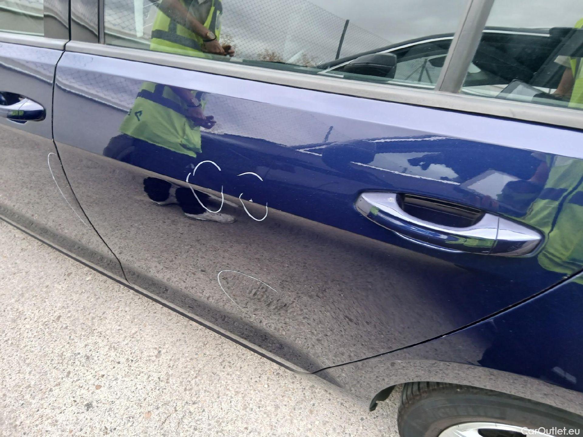  Volkswagen  Golf  VOLKSWAGEN / 2016 / 5P / familiar Last Edition 1.5 TSI 96kW(130CV) Variant #19