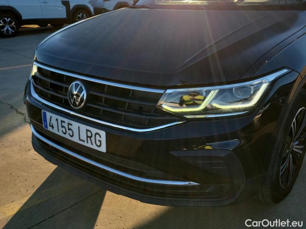  Volkswagen  Tiguan VOLKSWAGEN  / 2020 / 5P / todoterreno Life 2.0 TDI 110kW (150CV) DSG (AC2) #23