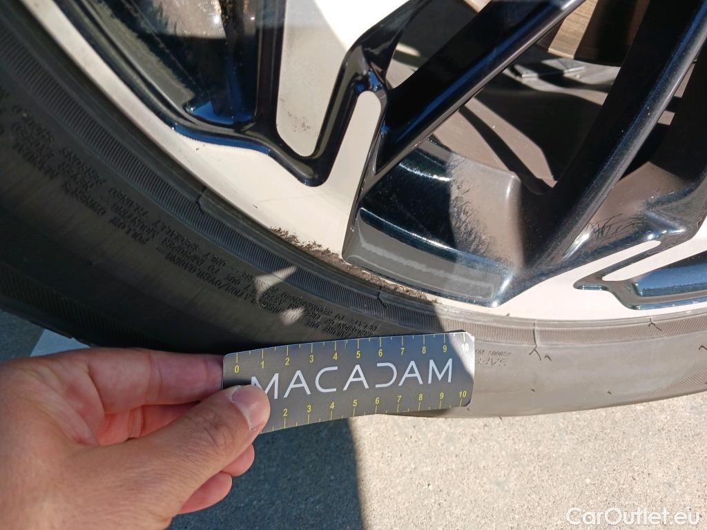  Toyota  RAV4 TOYOTA  / 2018 / 5P / todoterreno 2.5l PLUG-IN 300PH (e-CVT) Style Plus #4