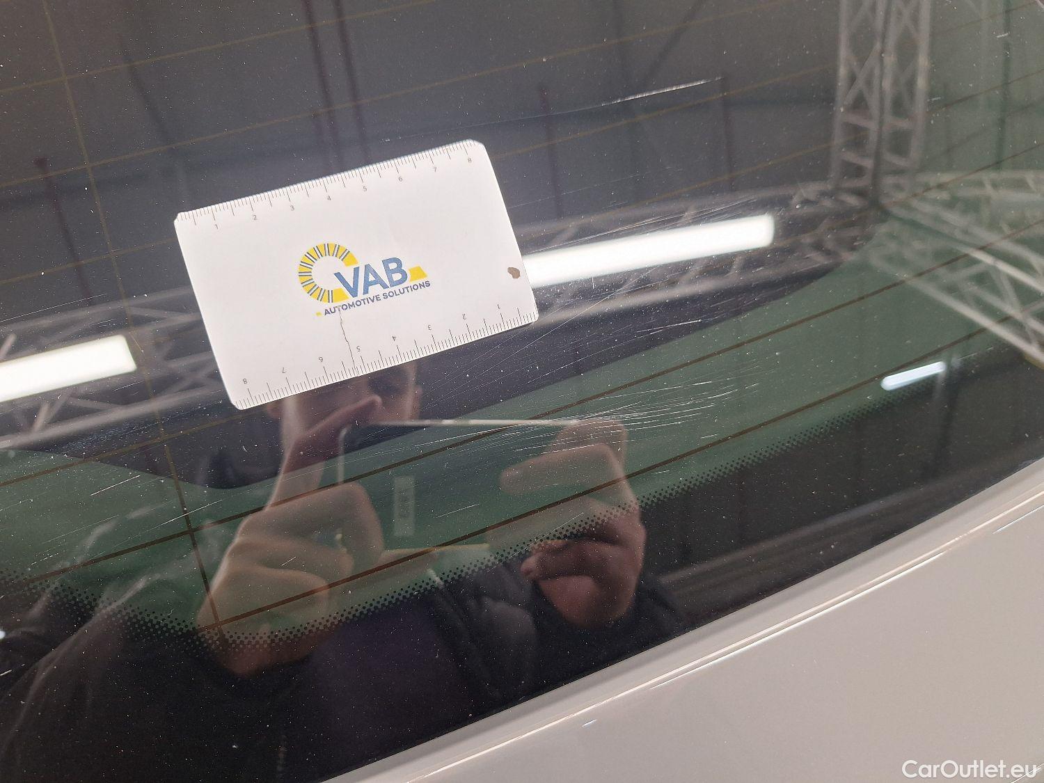  Bmw  Serie 5 BMW, 5-serie To FL'20, BMW 5 Reeks Touring 518d Aut. (110 kW) 5d #24