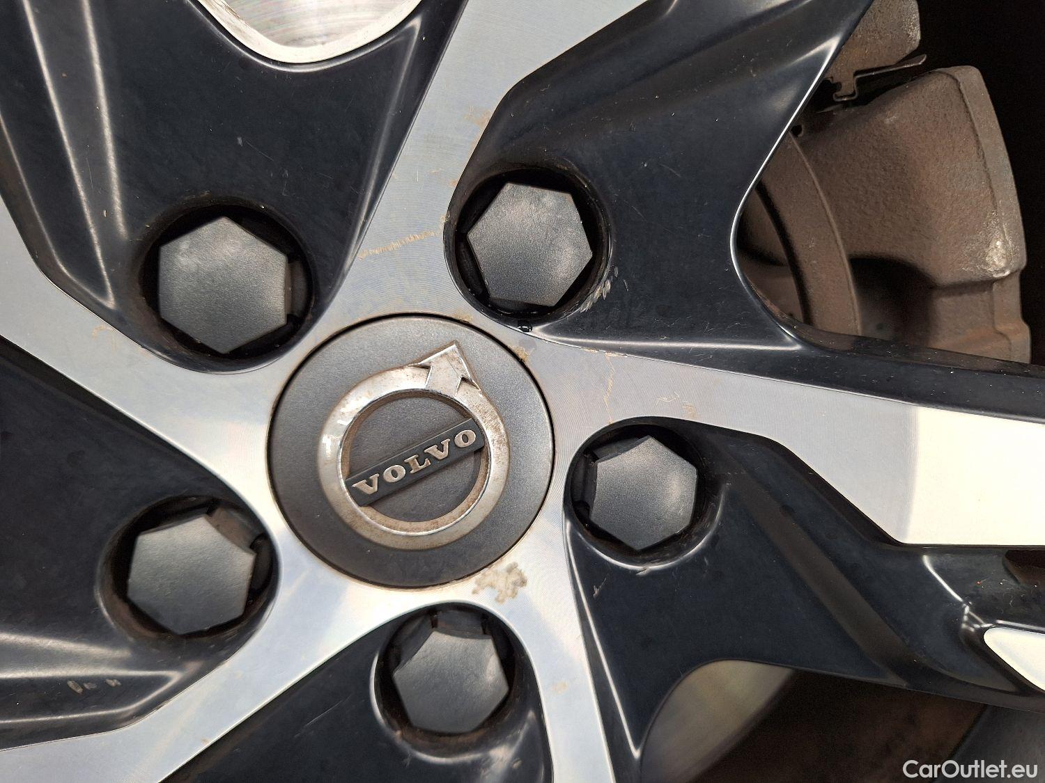  Volvo  XC 40 Volvo, XC40 '17, Volvo XC40 D4 AWD Geartronic R-Design 5d #2