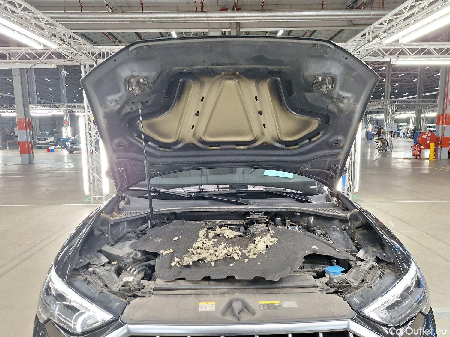  Audi  Q3 Audi,  '18, Audi  35 TDI S tronic S line Business Edition 5d #23