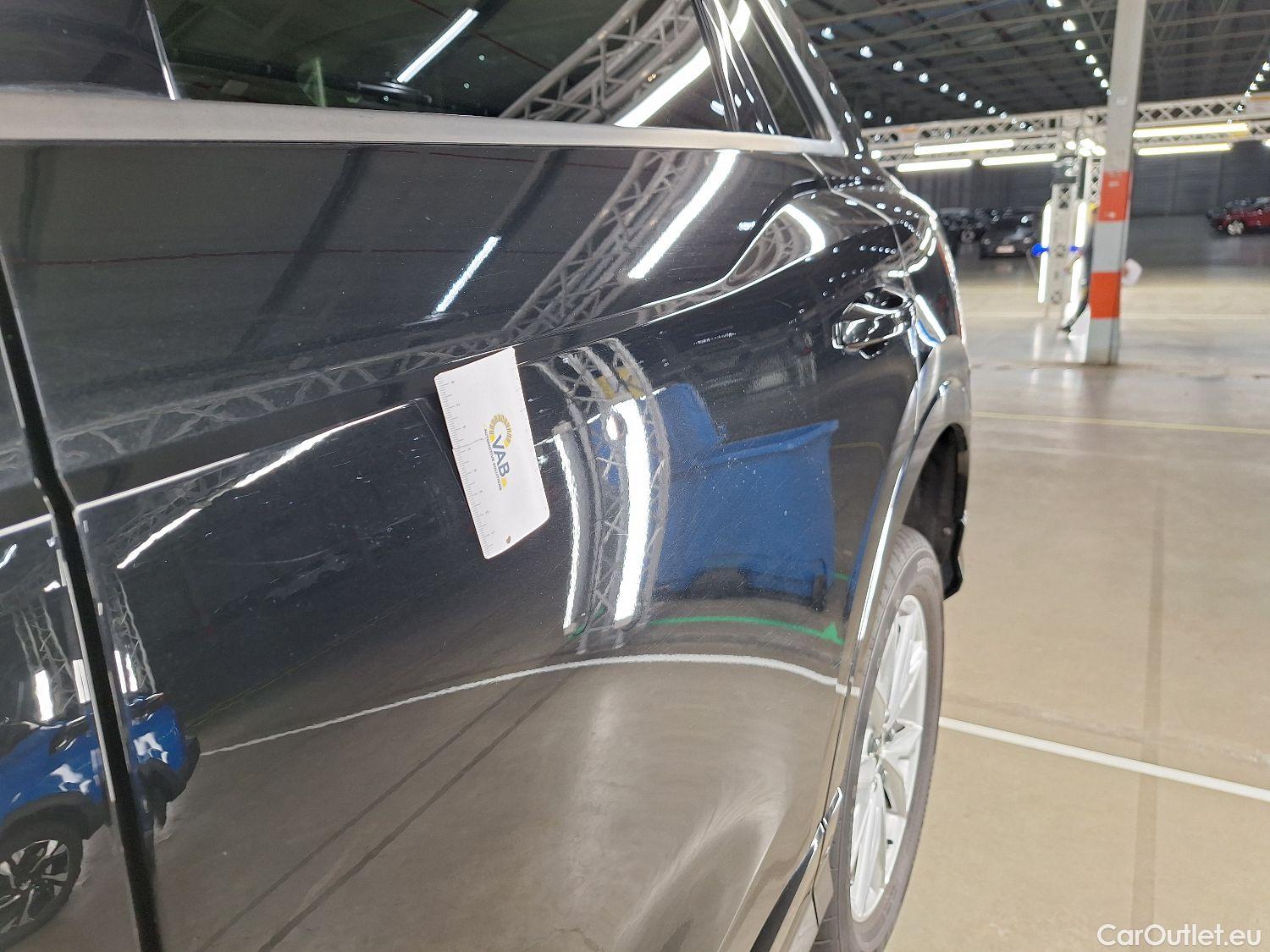  Audi  Q3 Audi,  '18, Audi  35 TDI S tronic S line Business Edition 5d #20