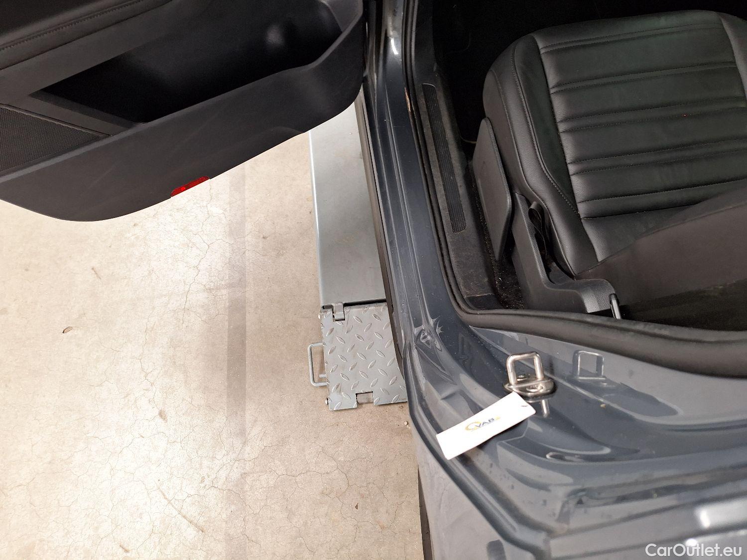  Volkswagen  Touran VW,  '15, Volkswagen  1.5 TSi Highline DSG 5d 7pl #5