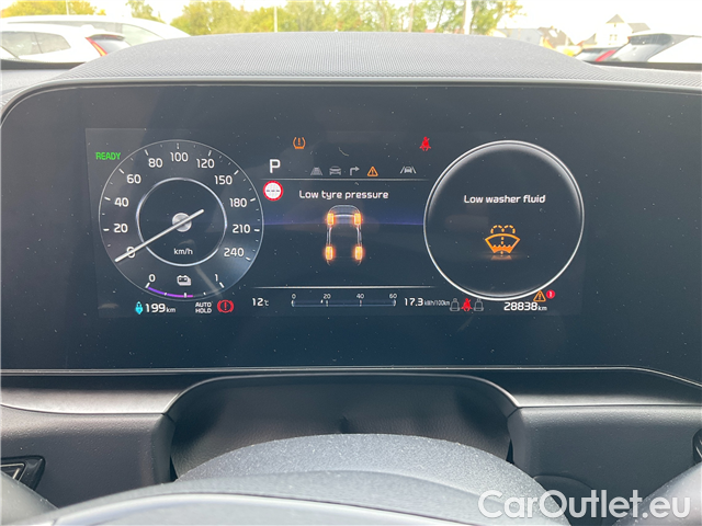  KIA  Niro e- 64,8kWh Style AT 5d #2