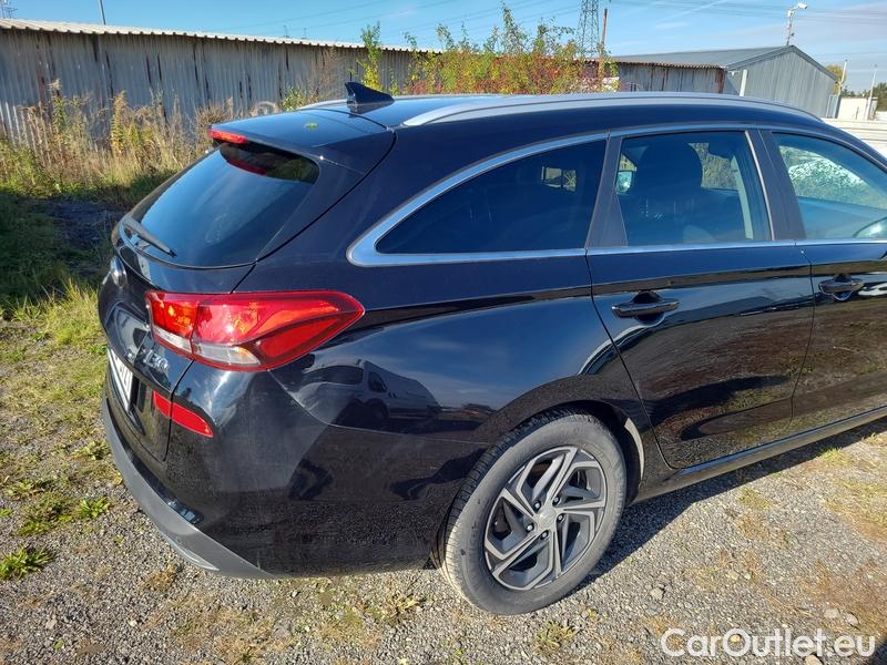  Hyundai  i30  (PD)(01.2017  ->)  kom.1.6CRDi 115 Smart #16