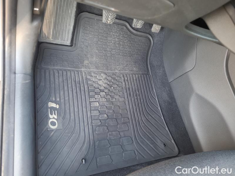  Hyundai  i30  (PD)(01.2017  ->)  kom.1.5T-GDI Family Smart #3