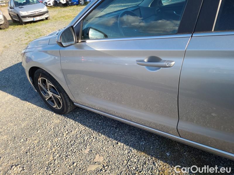  Hyundai  i30  (PD)(01.2017  ->)  kom.1.5T-GDI Family Smart #2