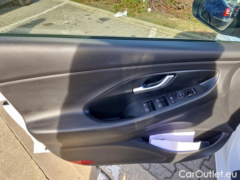  Hyundai  i30   cw (PD)(2017->)  kom.1.6CRDi 115 Smart #7