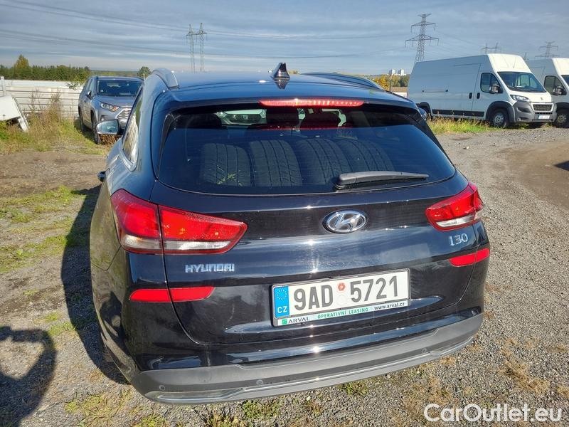  Hyundai  i30  (PD)(01.2017  ->)  kom.1.6CRDi 115 Smart #15