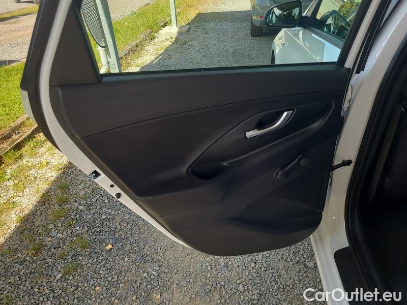  Hyundai  i30  (PD)(01.2017  ->)  1.5i Start Plus kombi 5d #2