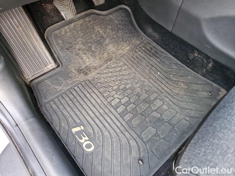  Hyundai  i30   cw (PD)(2017->)  kom.1.6CRDi 115 Smart #13