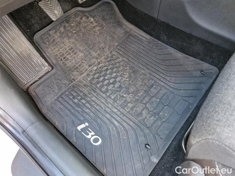  Hyundai  i30   cw (PD)(2017->)  kom.1.6CRDi 115 Smart #13