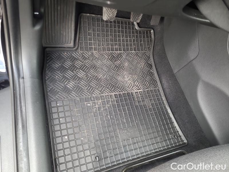  Hyundai  i30  (PD)(01.2017  ->)  kom.1.6CRDi 115 Smart #4